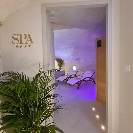 فندق مبيت وإفطار La Dolce Privatif 4*